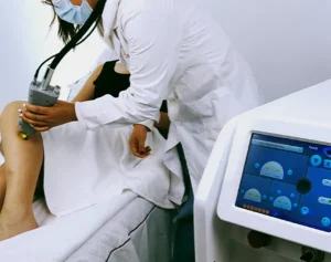 Для удаления волос я использую лазерный эпилятор EL200B с длинным импульсом